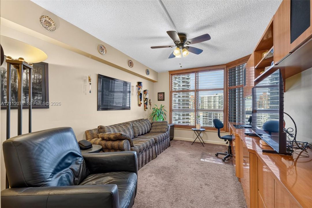 For Sale: $489,000 (2 beds, 2 baths, 1365 Square Feet)