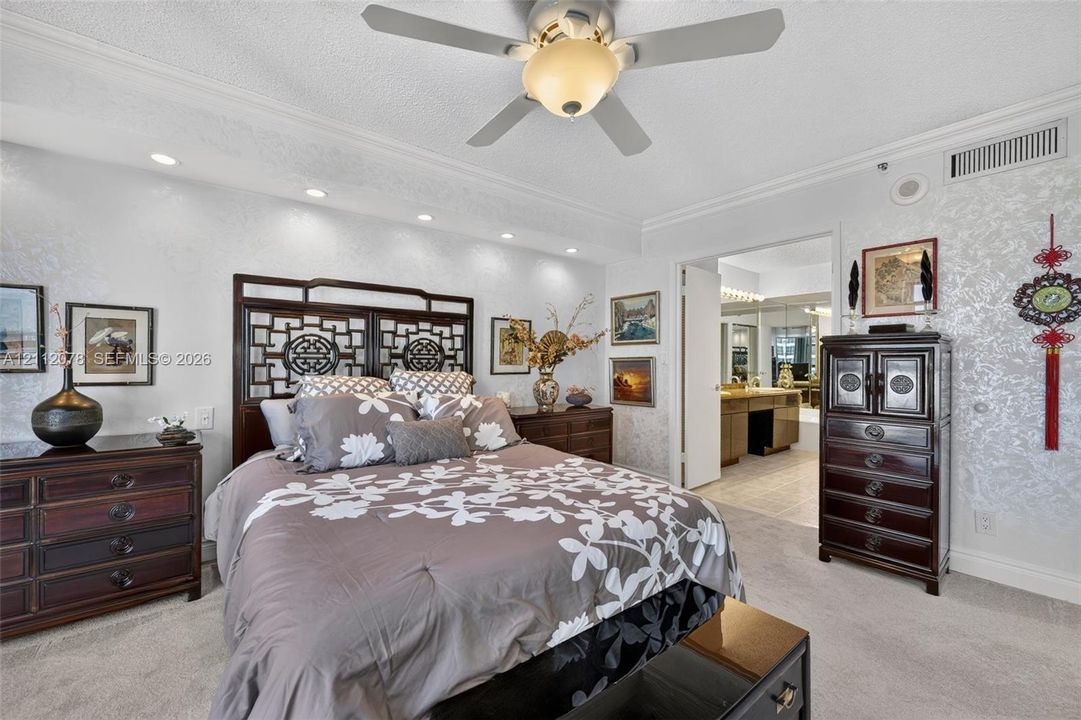 For Sale: $489,000 (2 beds, 2 baths, 1365 Square Feet)
