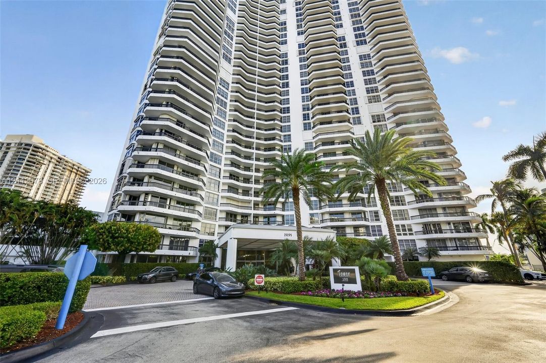 For Sale: $489,000 (2 beds, 2 baths, 1365 Square Feet)