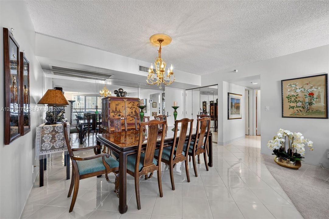 For Sale: $489,000 (2 beds, 2 baths, 1365 Square Feet)