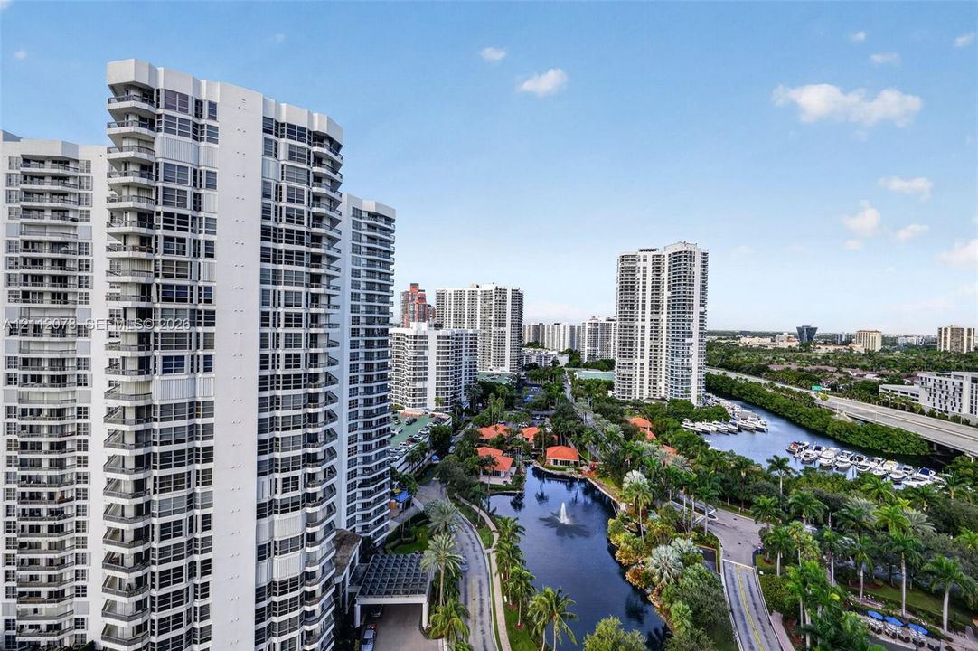 For Sale: $489,000 (2 beds, 2 baths, 1365 Square Feet)
