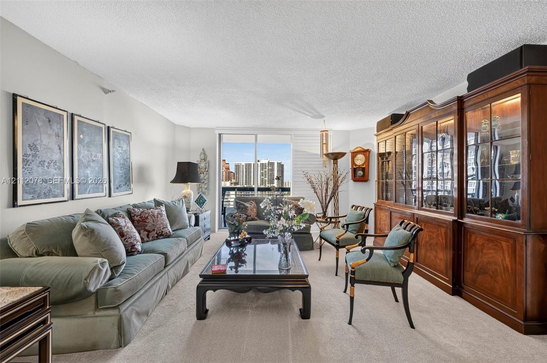 For Sale: $489,000 (2 beds, 2 baths, 1365 Square Feet)