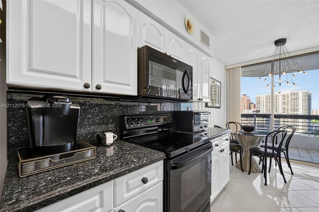 For Sale: $489,000 (2 beds, 2 baths, 1365 Square Feet)