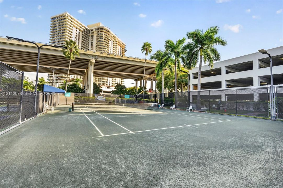 For Sale: $489,000 (2 beds, 2 baths, 1365 Square Feet)