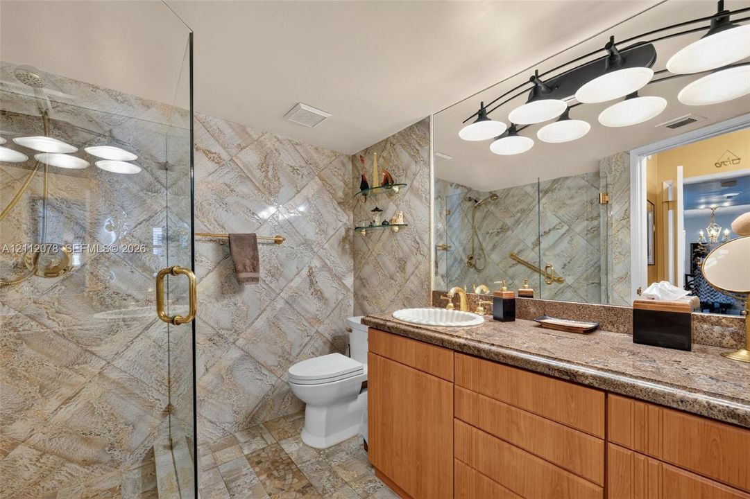 For Sale: $489,000 (2 beds, 2 baths, 1365 Square Feet)