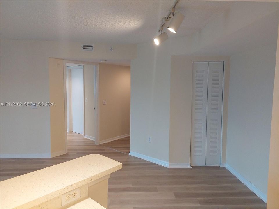 For Rent: $2,000 (2 beds, 2 baths, 1026 Square Feet)