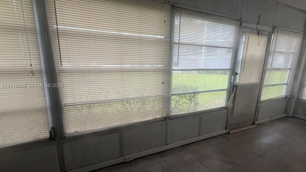 На продажу: $79,000 (2 спален, 1 ванн, 819 Квадратных фут)