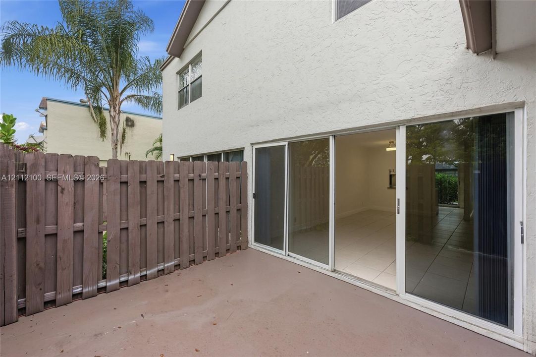 For Rent: $2,250 (2 beds, 1 baths, 1100 Square Feet)