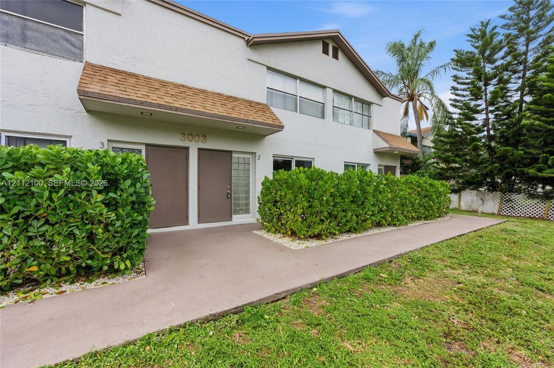 For Rent: $2,250 (2 beds, 1 baths, 1100 Square Feet)