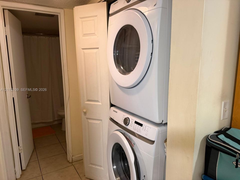 En Venta: $205,000 (2 camas, 2 baños, 832 Pies cuadrados)