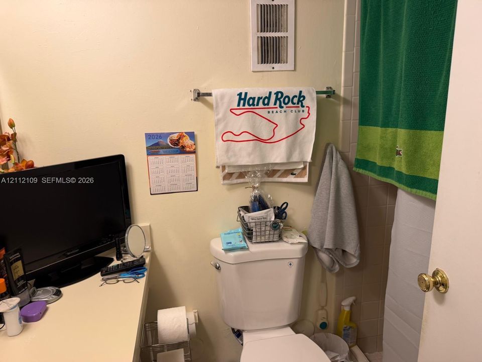 En Venta: $205,000 (2 camas, 2 baños, 832 Pies cuadrados)