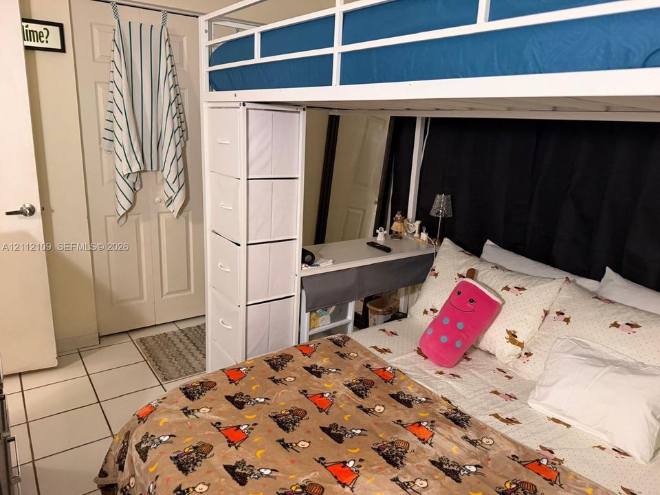 En Venta: $205,000 (2 camas, 2 baños, 832 Pies cuadrados)