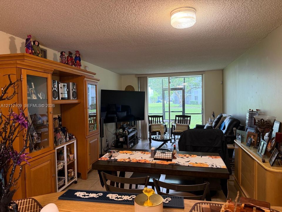 En Venta: $205,000 (2 camas, 2 baños, 832 Pies cuadrados)