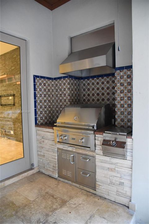 В аренду: $18,000 (3 спален, 4 ванн, 2678 Квадратных фут)