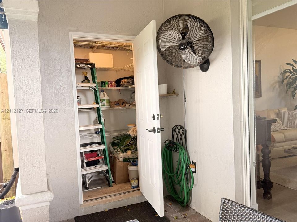 For Rent: $3,990 (3 beds, 2 baths, 1678 Square Feet)