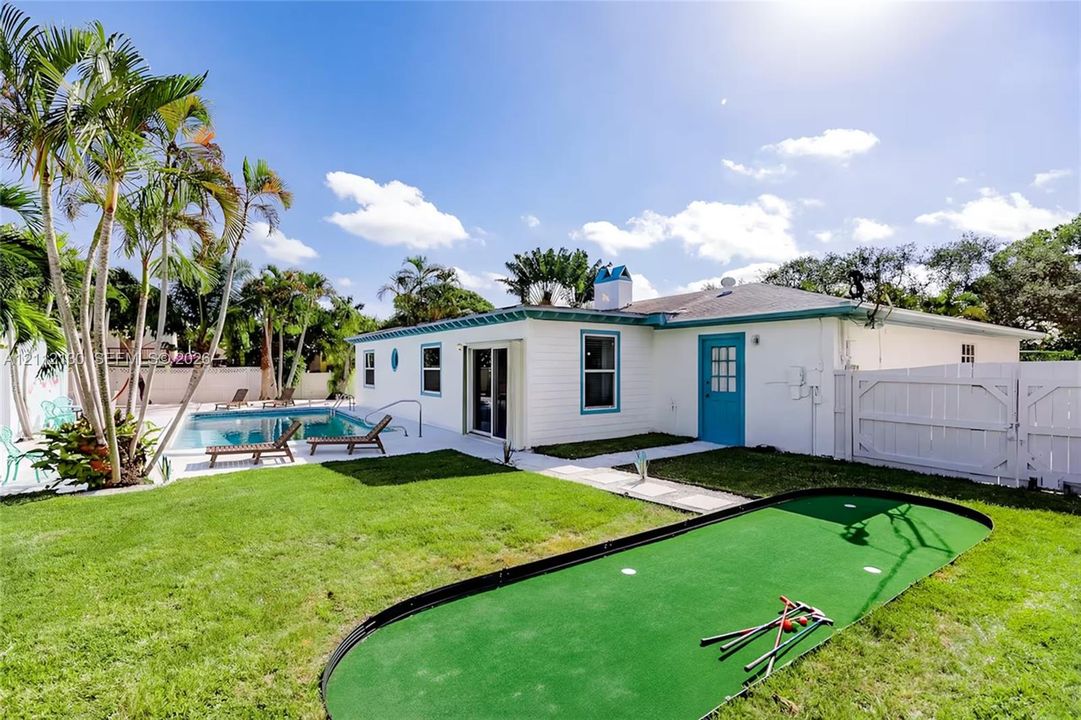 For Sale: $1,605,000 (5 beds, 3 baths, 2740 Square Feet)