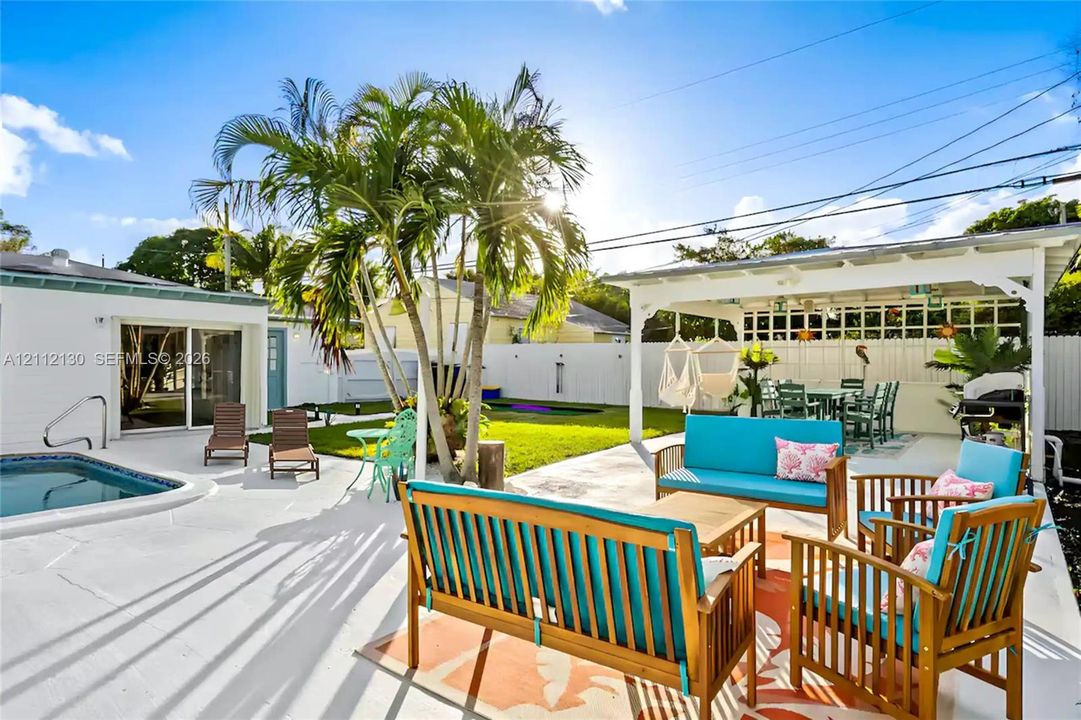 For Sale: $1,605,000 (5 beds, 3 baths, 2740 Square Feet)