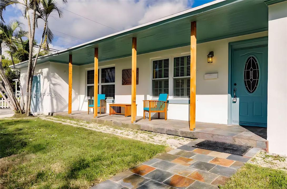 For Sale: $1,605,000 (5 beds, 3 baths, 2740 Square Feet)