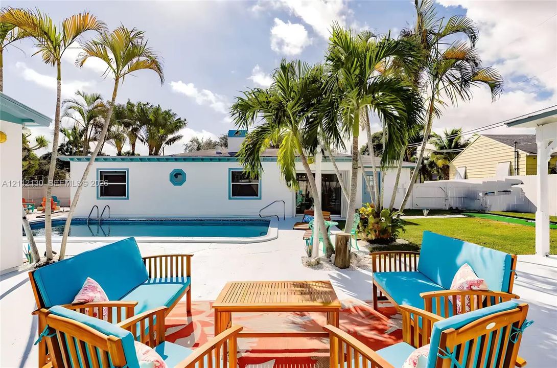 For Sale: $1,605,000 (5 beds, 3 baths, 2740 Square Feet)