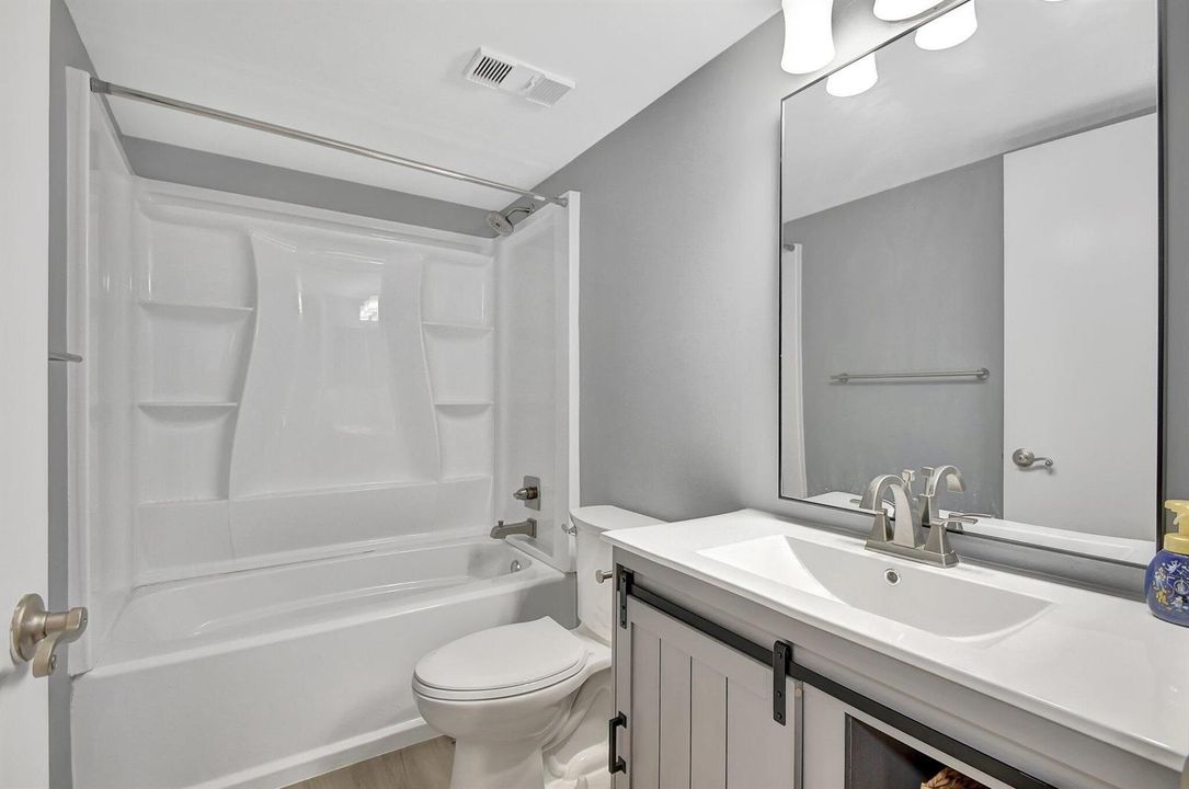 Bathroom 2 view 2