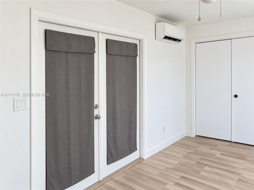 На продажу: $295,000 (4 спален, 2 ванн, 1865 Квадратных фут)