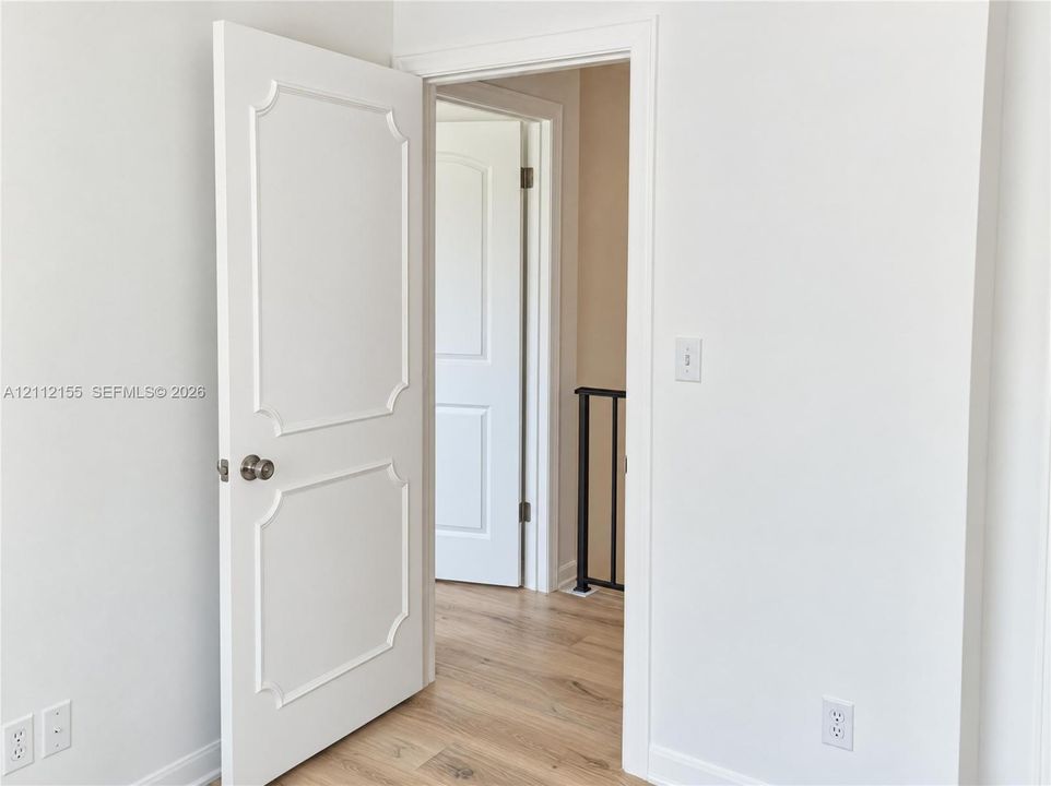 На продажу: $295,000 (4 спален, 2 ванн, 1865 Квадратных фут)