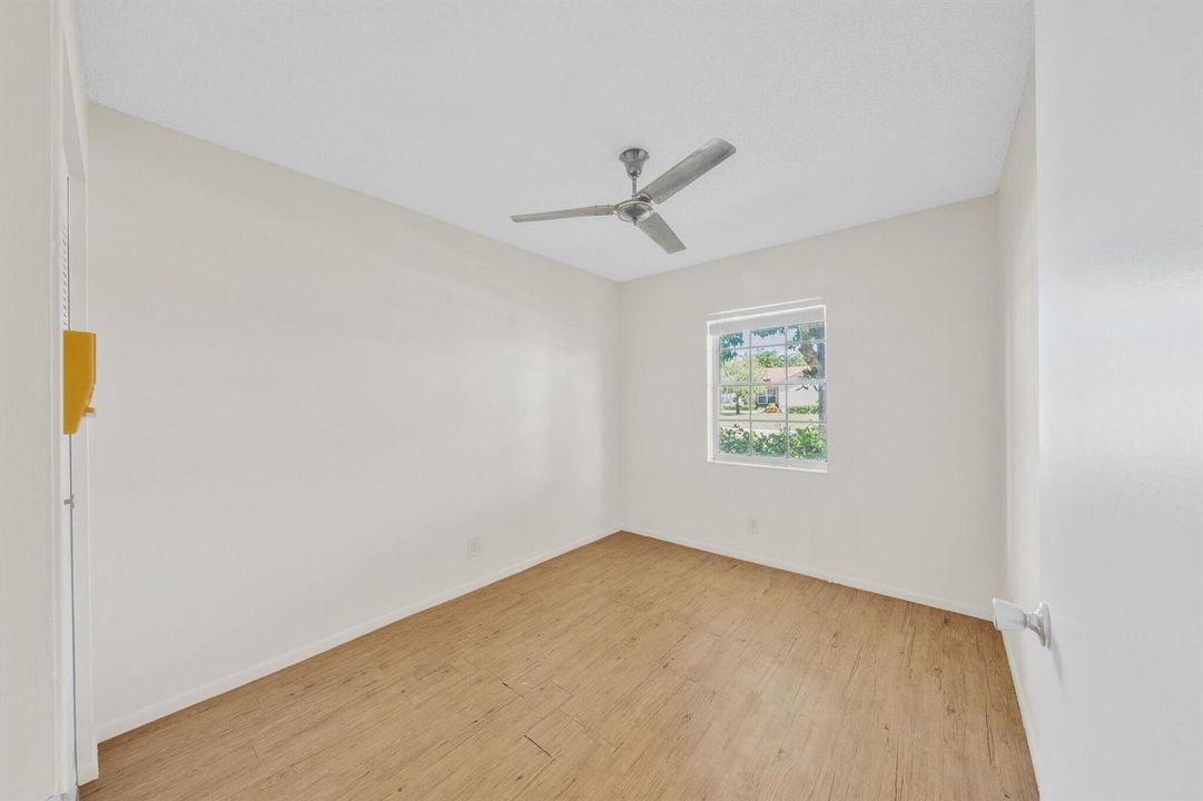 17 Guest Bedroom B (2)