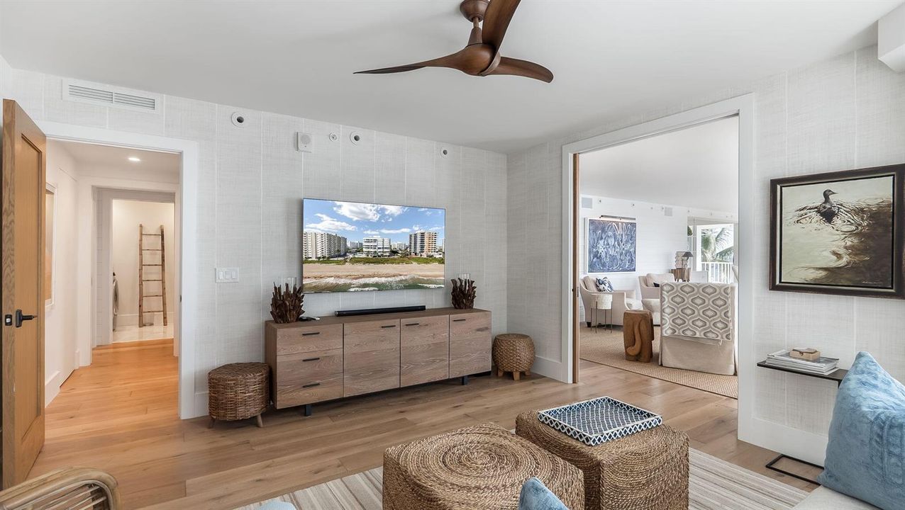 Den/Bedroom