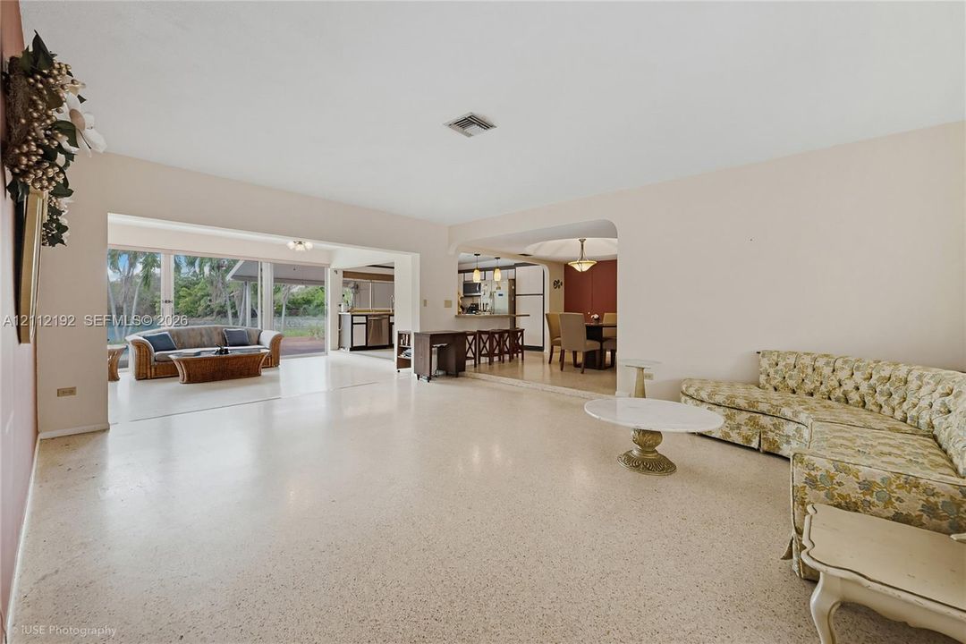 For Sale: $850,000 (3 beds, 2 baths, 2577 Square Feet)