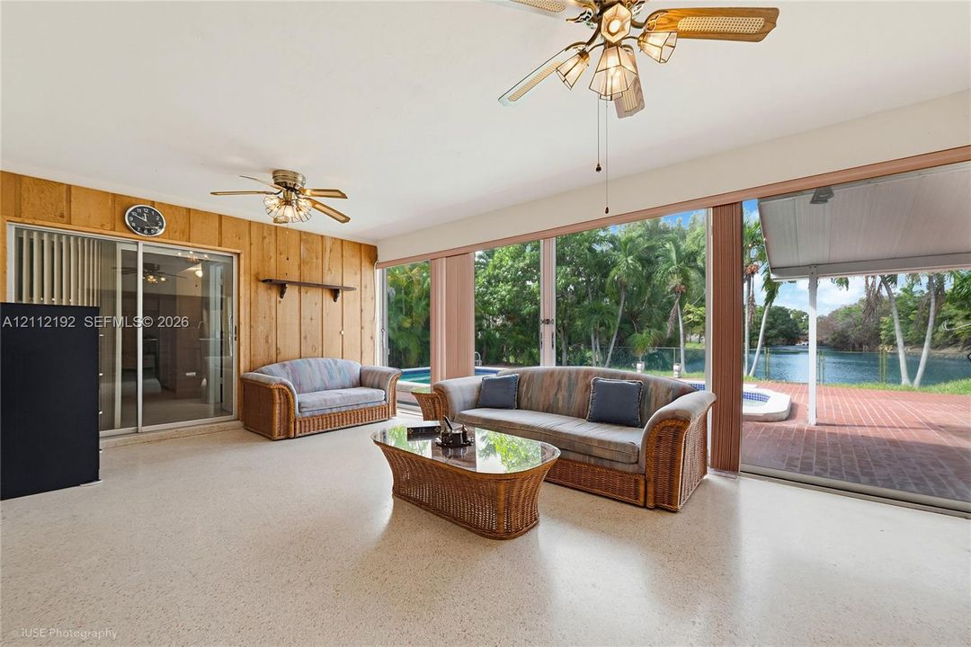 For Sale: $850,000 (3 beds, 2 baths, 2577 Square Feet)