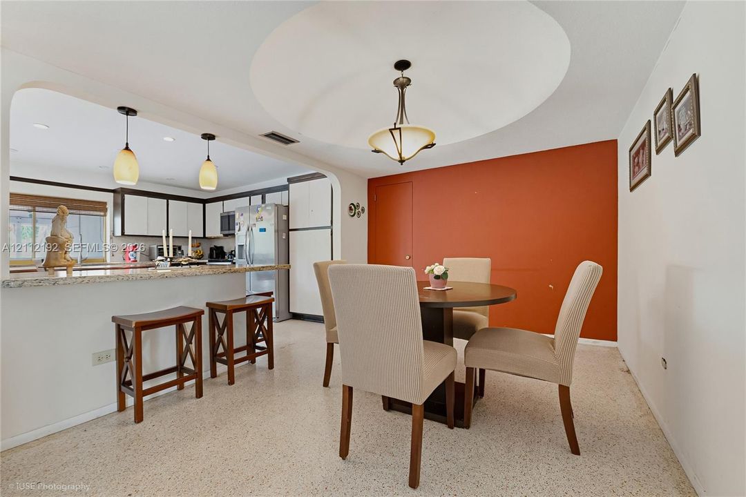 For Sale: $850,000 (3 beds, 2 baths, 2577 Square Feet)