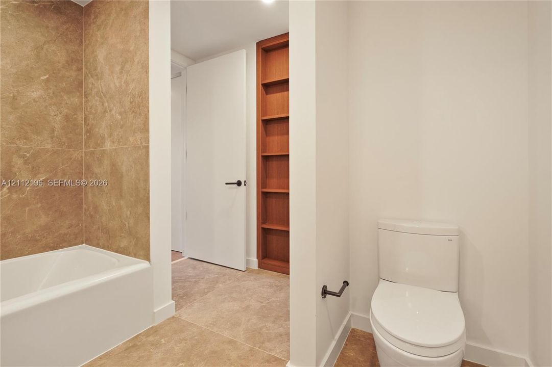 For Rent: $8,900 (1 beds, 2 baths, 1038 Square Feet)