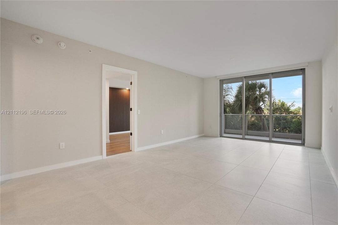 For Rent: $8,900 (1 beds, 2 baths, 1038 Square Feet)