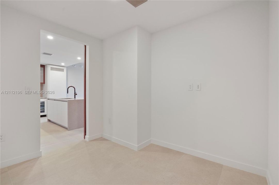 For Rent: $8,900 (1 beds, 2 baths, 1038 Square Feet)
