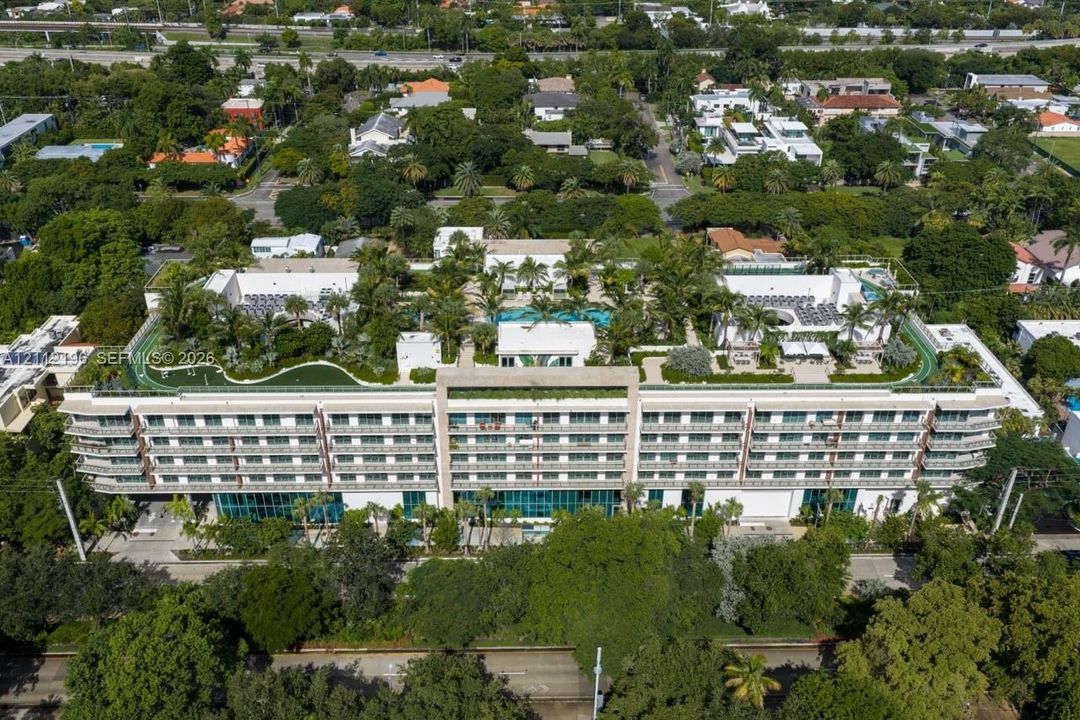 For Rent: $8,900 (1 beds, 2 baths, 1038 Square Feet)