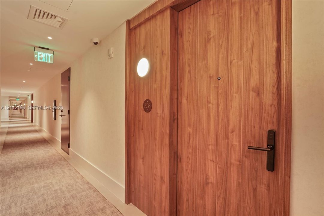 For Rent: $8,900 (1 beds, 2 baths, 1038 Square Feet)