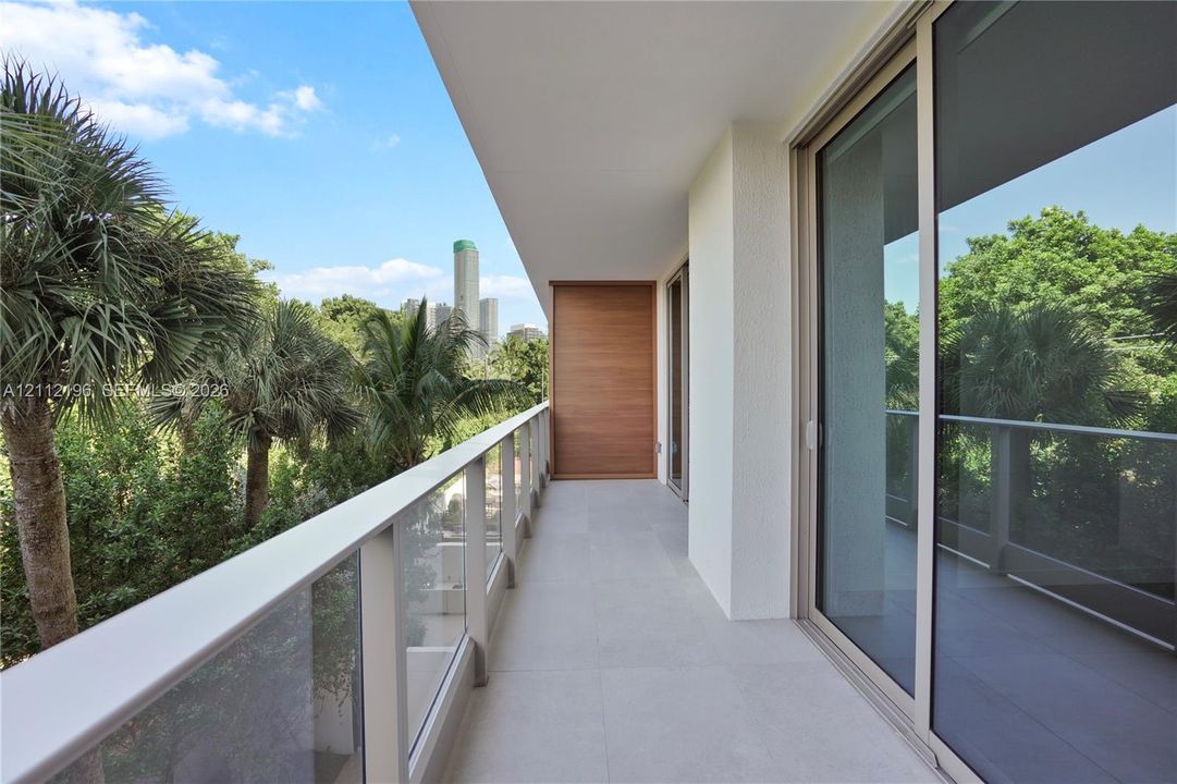 For Rent: $8,900 (1 beds, 2 baths, 1038 Square Feet)