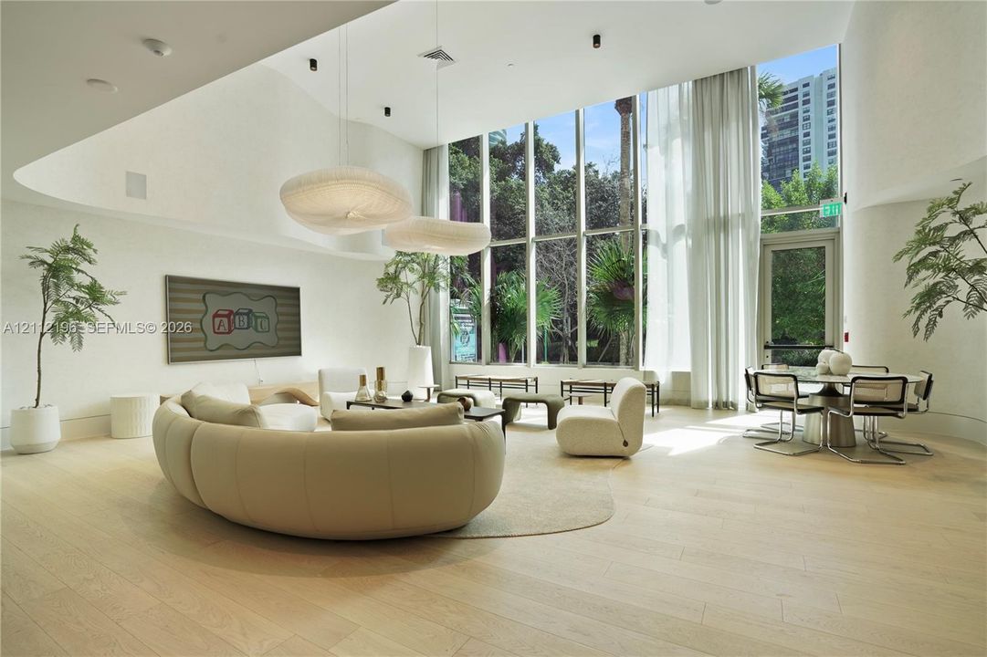 For Rent: $8,900 (1 beds, 2 baths, 1038 Square Feet)