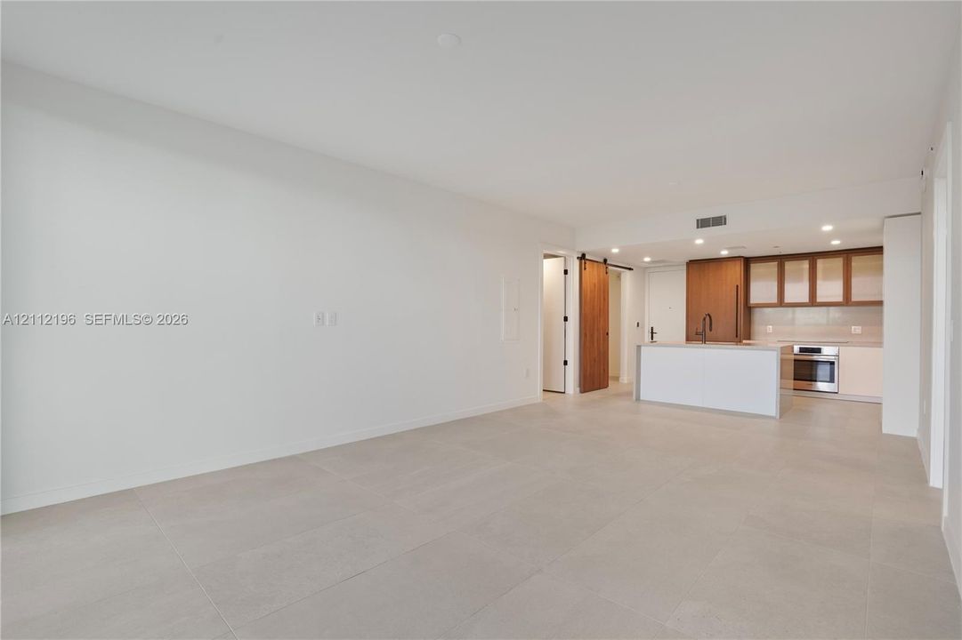 For Rent: $8,900 (1 beds, 2 baths, 1038 Square Feet)