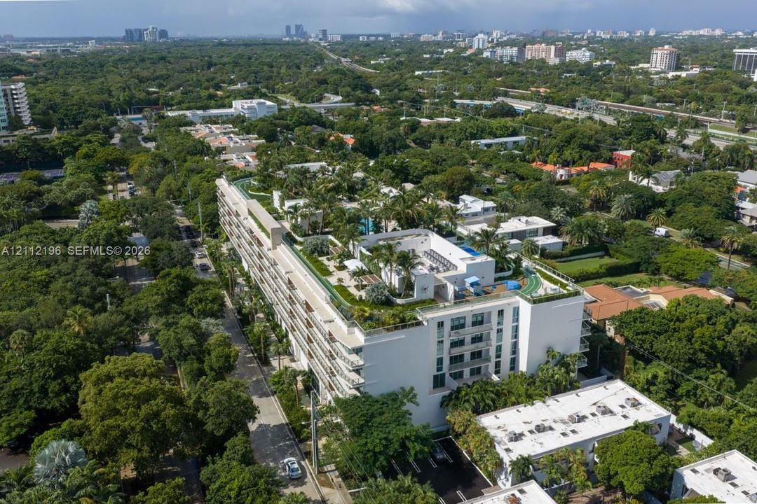 For Rent: $8,900 (1 beds, 2 baths, 1038 Square Feet)