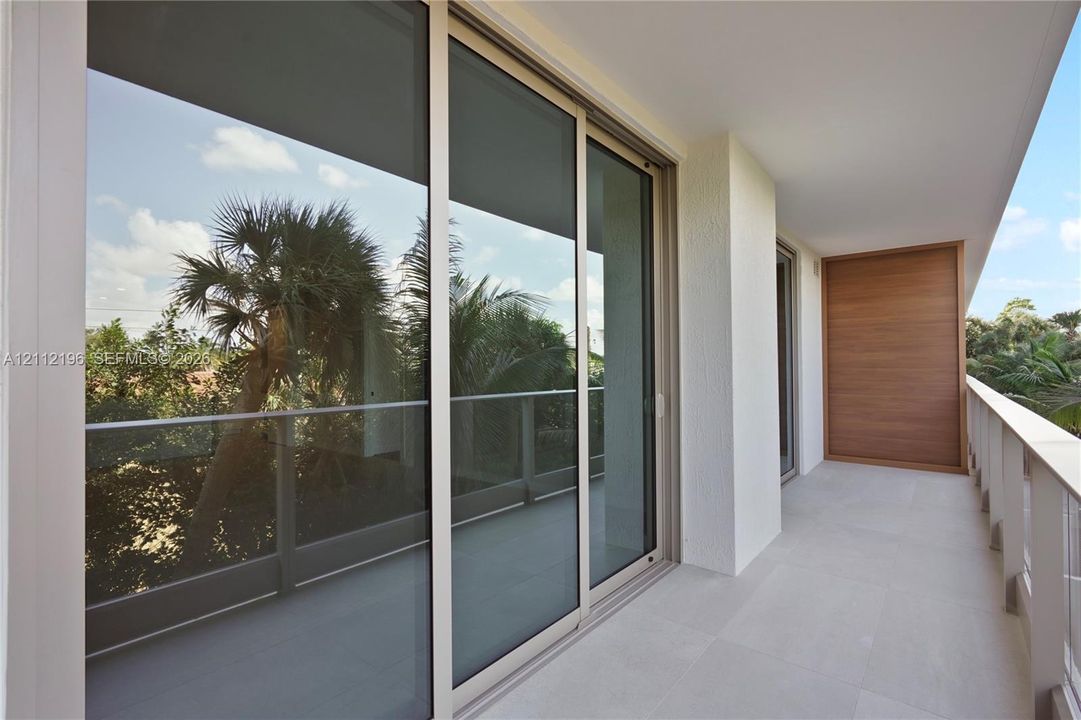 For Rent: $8,900 (1 beds, 2 baths, 1038 Square Feet)