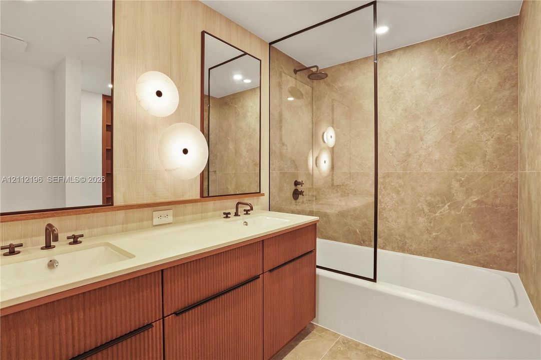 For Rent: $8,900 (1 beds, 2 baths, 1038 Square Feet)