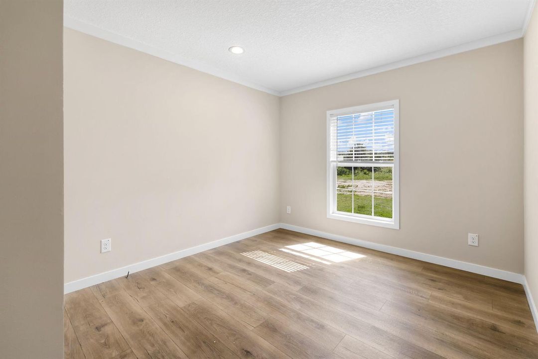 52-web-or-mls-16918 Property-49