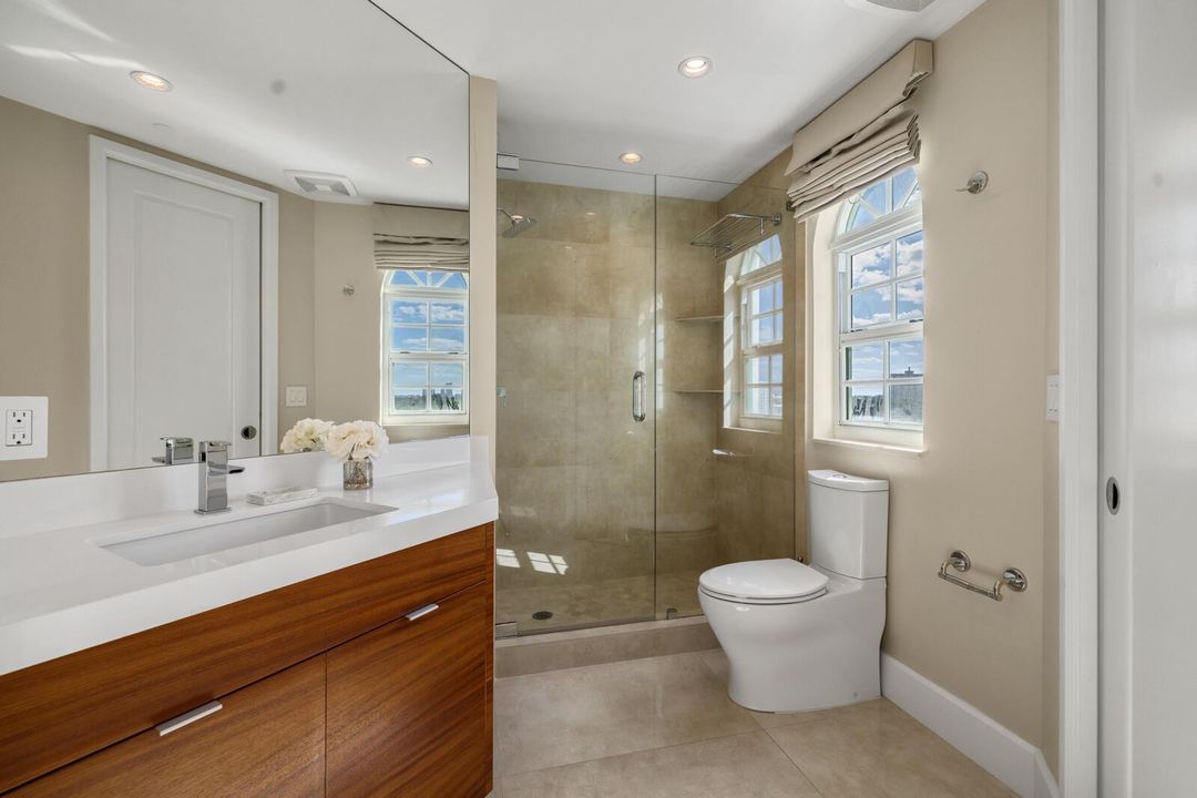 Guest Bathroom 2