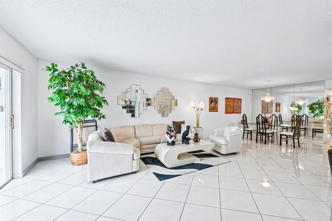 20261022 - 6260 South Falls Circle Drive
