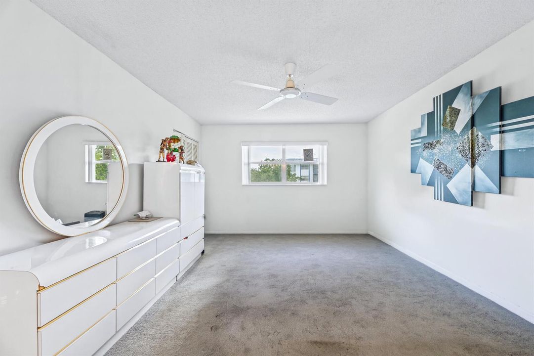 20261022 - 6260 South Falls Circle Drive