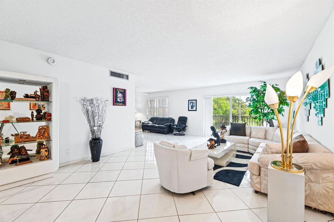 20261022 - 6260 South Falls Circle Drive