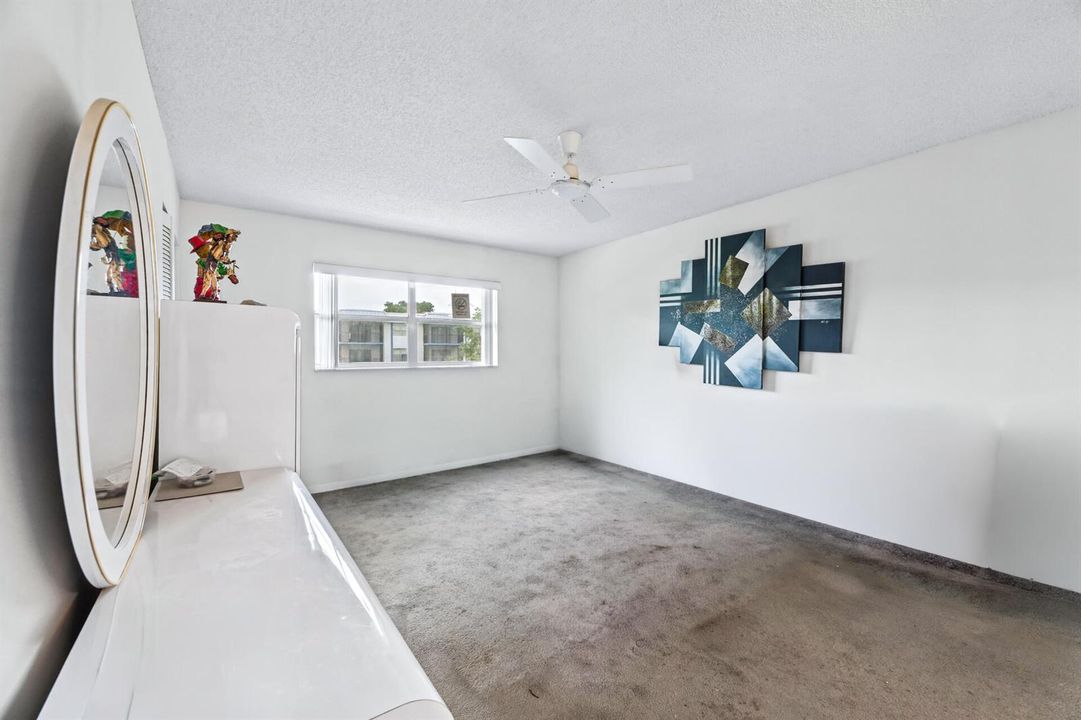 20261022 - 6260 South Falls Circle Drive