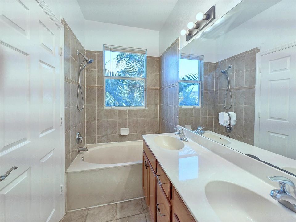 13_12_master_bath