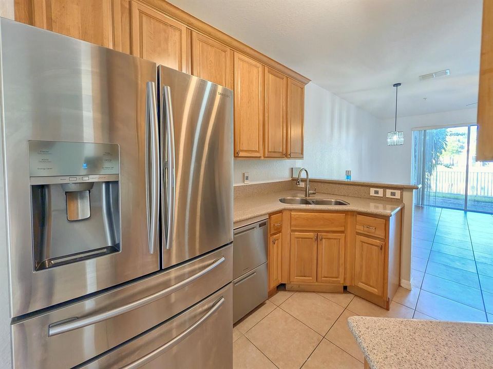 05_03_kitchen_fridge